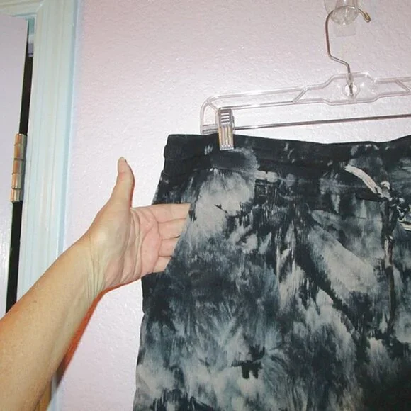 Torrid Gauze Pull On Shorts Size 1X Pockets Wide Leg High Rise Grunge Whimsigoth - Picture 4 of 8